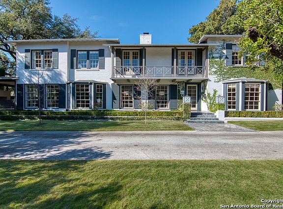 2nd image of 601 Ciruela St