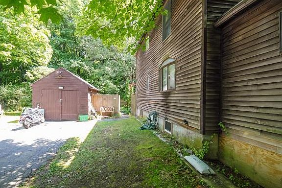 3rd image of 546 Sagamore Ave