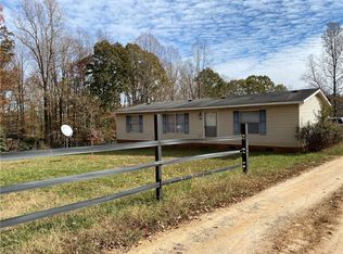 1815 Dodgetown Rd, Walnut Cove, NC 27052
