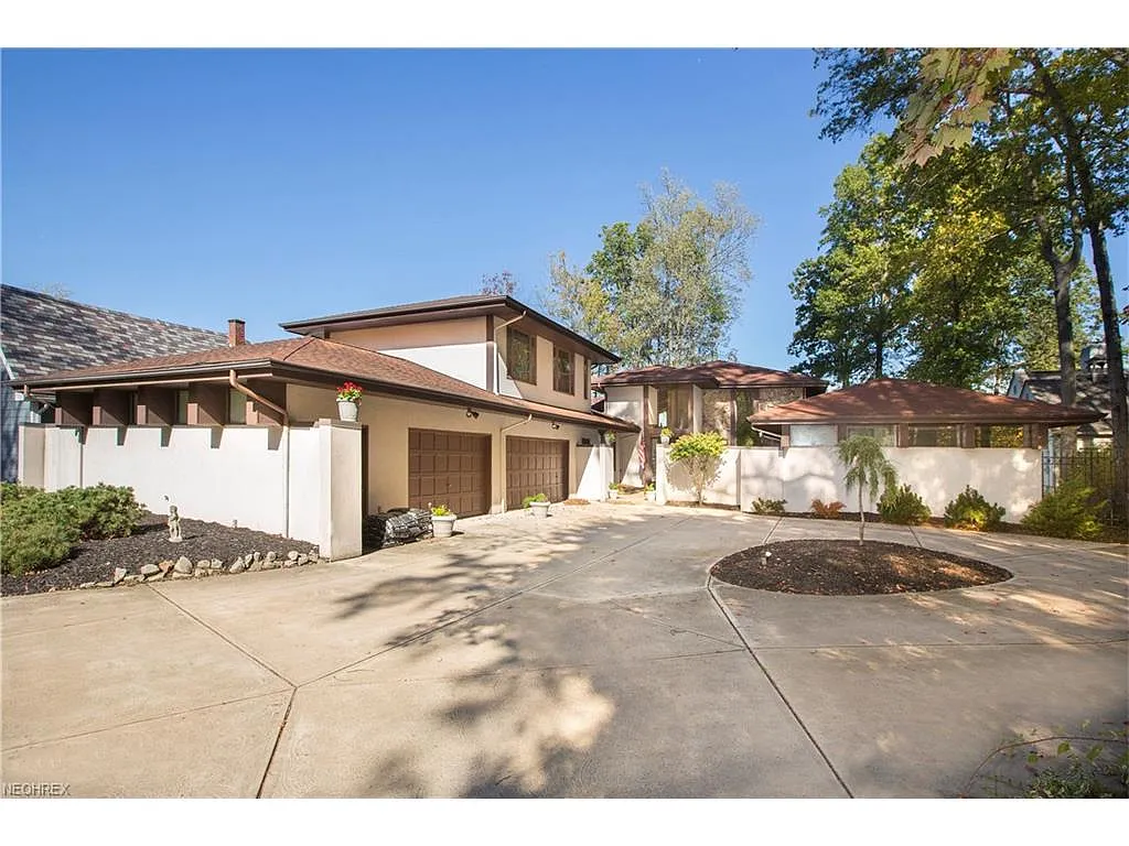 31034 Lake Rd photo 1