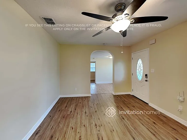 1309 Tyrone Blvd N — Photo 4