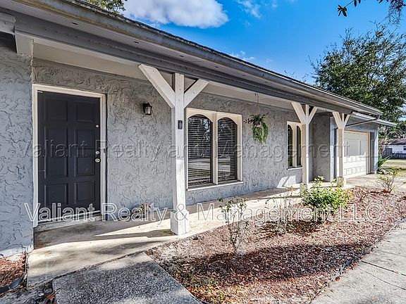 4th image of 3400 Red Oak Cir