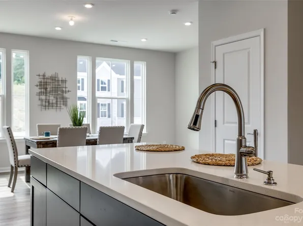 2049 Dornoch Rd, Tega Cay, SC 29708