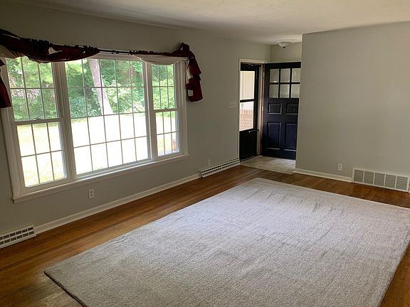 Large Living room with fireplace
