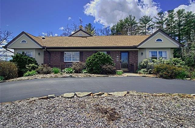 1st image of 29 Amber Dr W