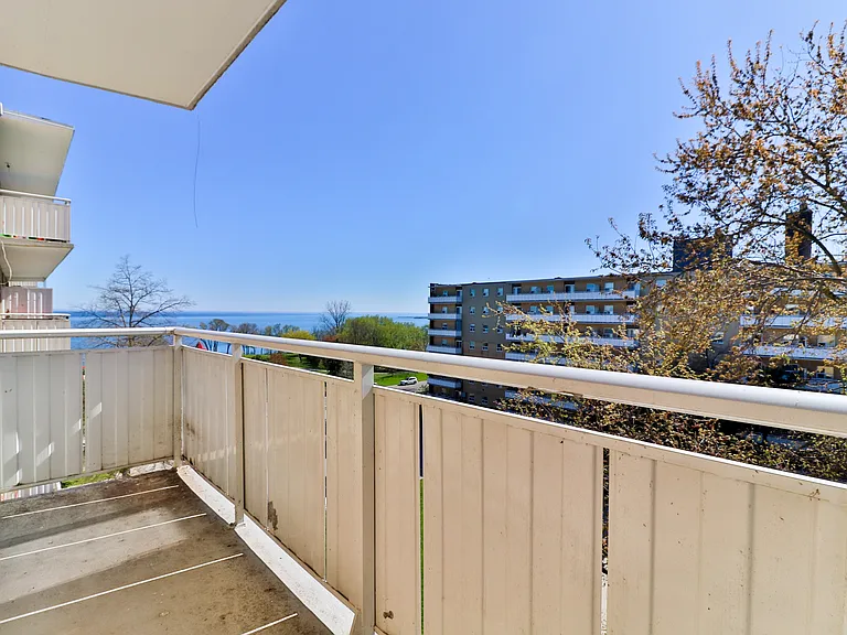 220 Lake Promenade — Photo 23