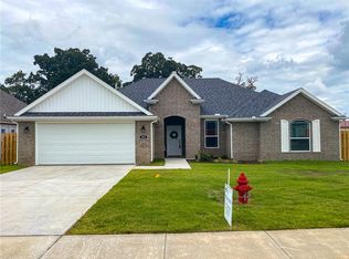 1104 Pineapple Ave, Lowell, AR 72745