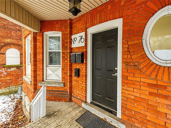 4th image of 76 Wellington St S