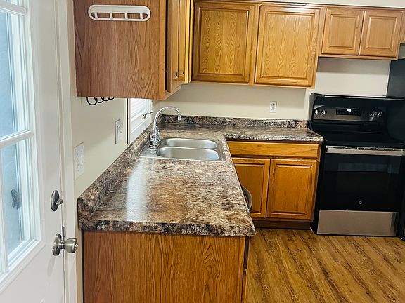 2nd image of 3625-3627 Amherst Ave