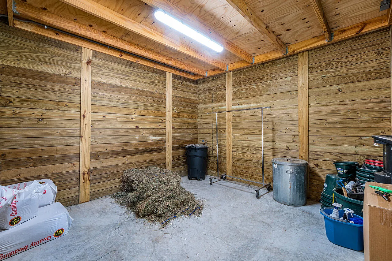 Studio, 2560 sqft, $575 — Photo 4