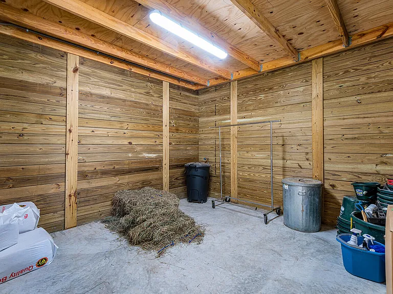 1835 Stallion Dr #STALLS — Photo 4