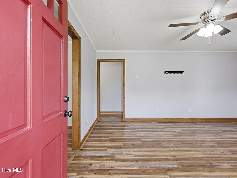 1813 Fearing Ave — Photo 6