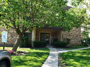 9182 South Rd APT C, Palos Hills, IL