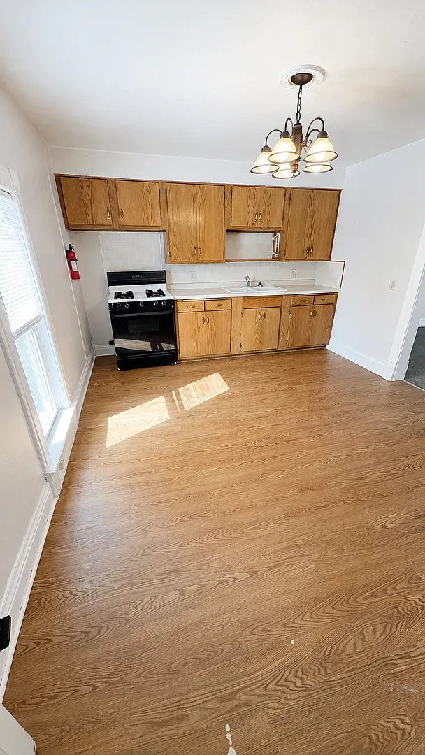 622 S 3rd Ave — Photo 1