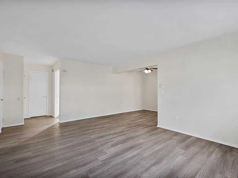 1 Parkside Ct #17 — Photo 15
