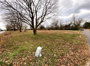 431 E Johnson Ave, Cave Springs, AR 72718