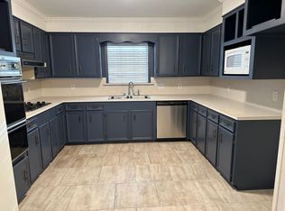 3738 Kenneth St, Groves, TX 77619