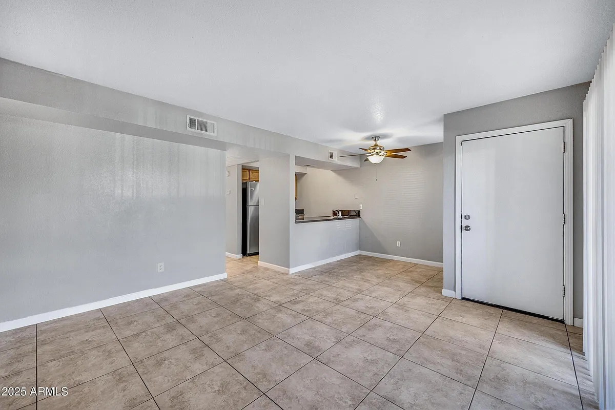 Building Photo - 1241 N 48th St #102