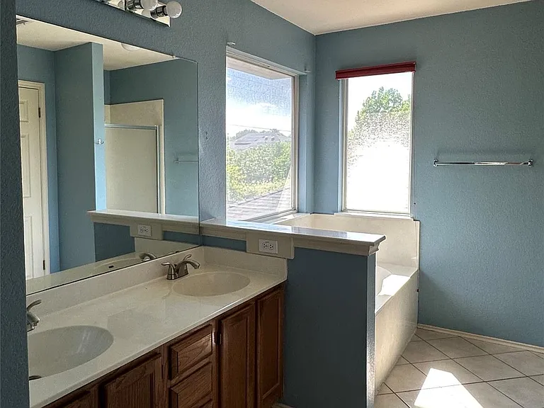 3509 Ruby Red Dr — Photo 9
