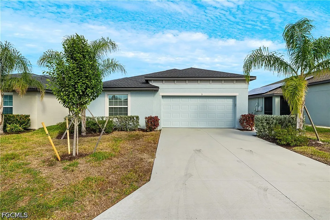 4 bed, 2.0 bath, 1812 sqft, $2,100 — Photo 1