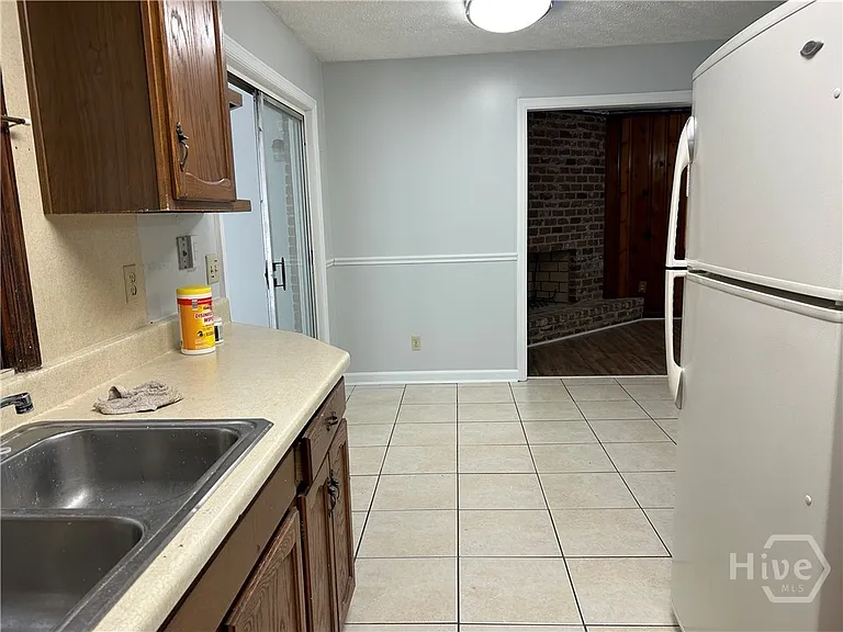 511 Dyches Dr — Photo 7
