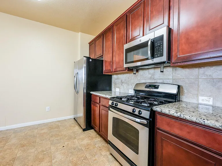 20130 Emerald Mountain Dr — Photo 4