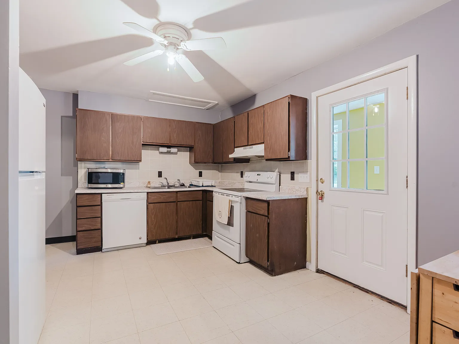 3 bed, 1.0 bath, $1,750 — Photo 4