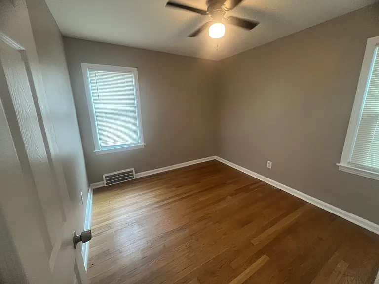21301 Audette St — Photo 16