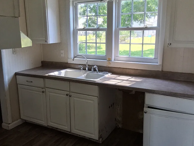 1552 S Elm Ave — Photo 5