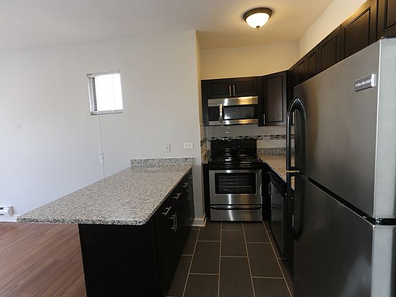 3rd image of 3641 W Dickens Ave APT 3A