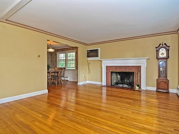 3rd image of 25 Nebo St