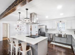 4 Grove St, Newton, NJ 07860