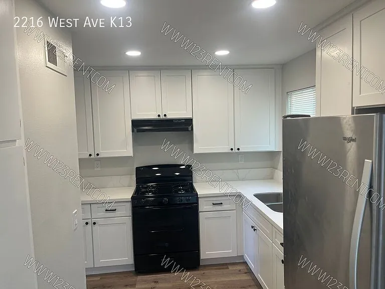 2216 W Avenue K13 — Photo 3