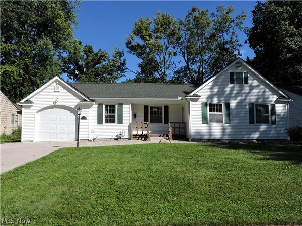 334 Yale Ave, Elyria, OH 44035