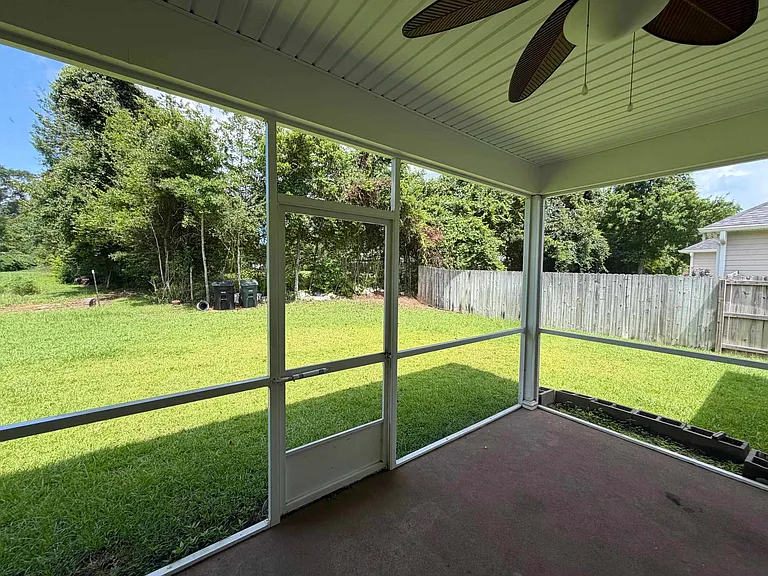 1282 Prairie View Ln — Photo 16
