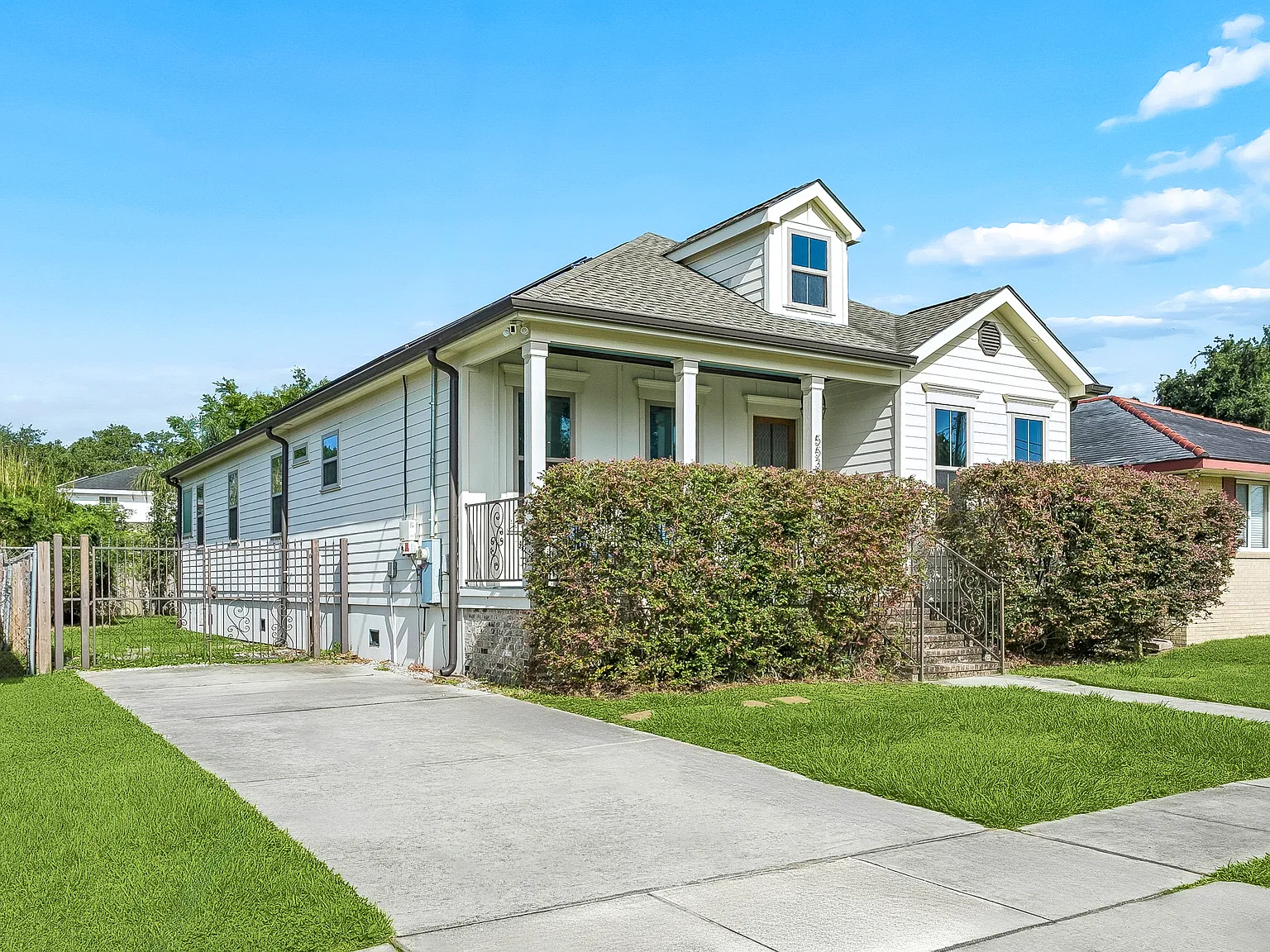 4 bed, 2.5 bath, 1842 sqft, $2,950 — Photo 1
