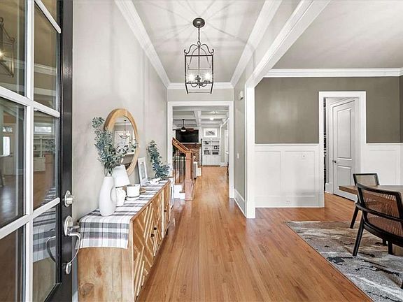 2nd image of 3440 Rialto Pl