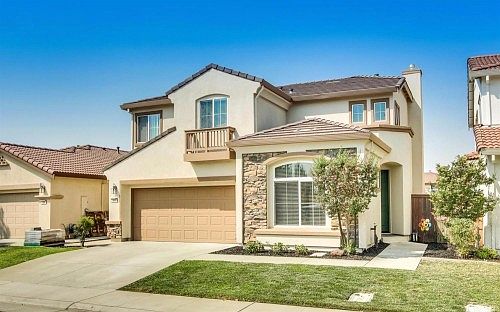1st image of 302 Dinis Cottage Ct