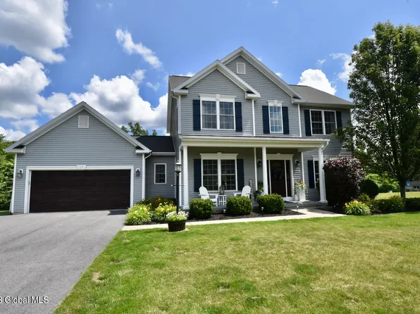 17 Green Fields Drive, Mechanicville, NY 12118