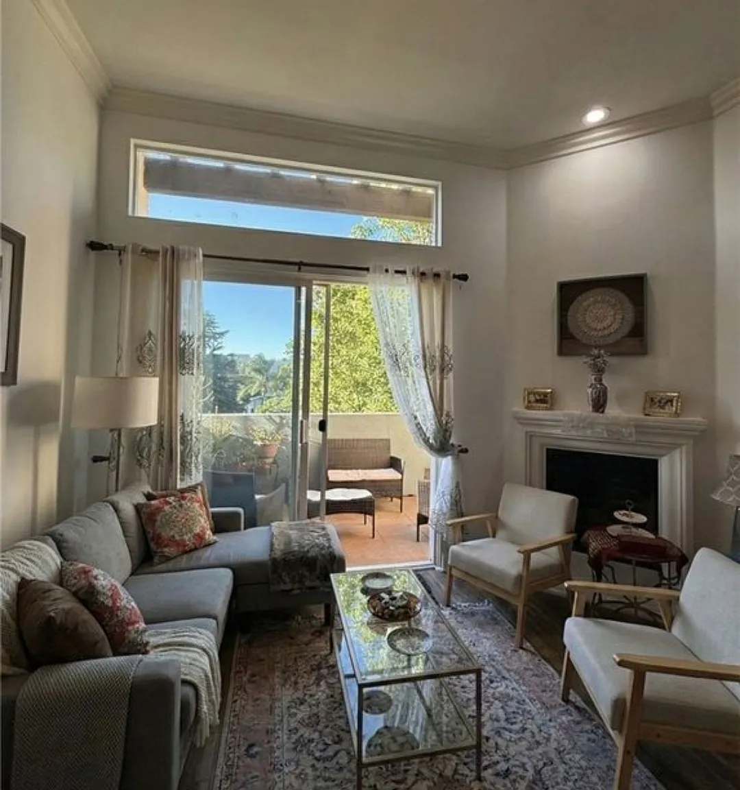 14343 Burbank Blvd — Photo 1