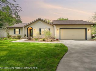 611 Dartmouth Dr, Dewitt, MI 48820