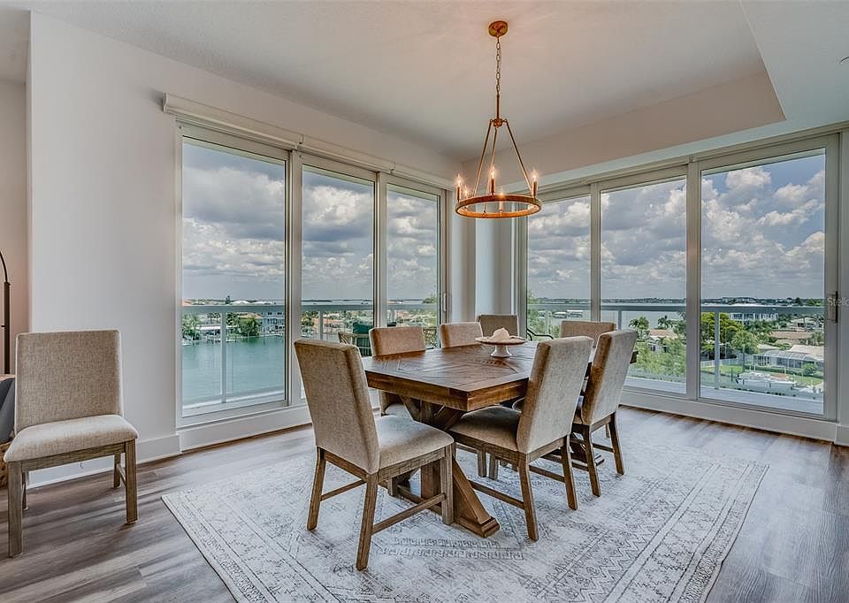 Dinning Room-TOP FLOOR VIEW