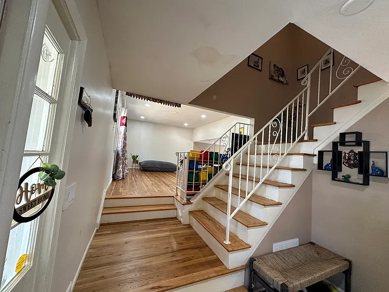 14 Peter Ave — Photo 10