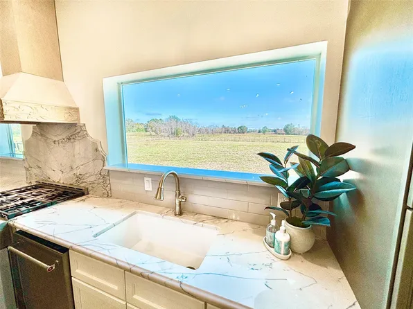 664 County Road 3355, Crockett, TX 75835