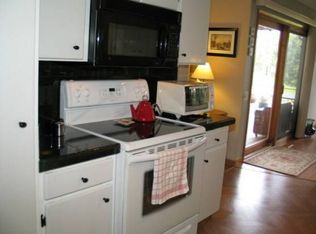 15930 SW Queen Victoria Pl, King City, OR 97224
