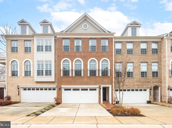 7933 Turtle Creek Cir, Gainesville, VA 20155