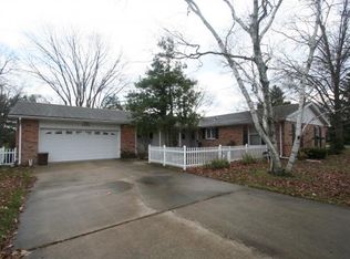 1203 W Northland Dr, Shelbyville, IL 62565