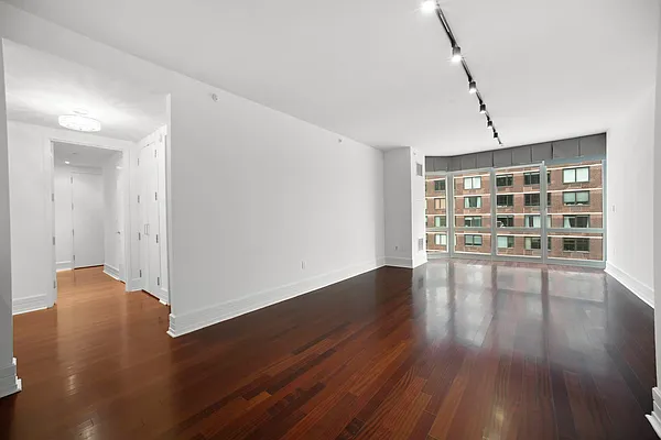 Rented by R New York | media 2