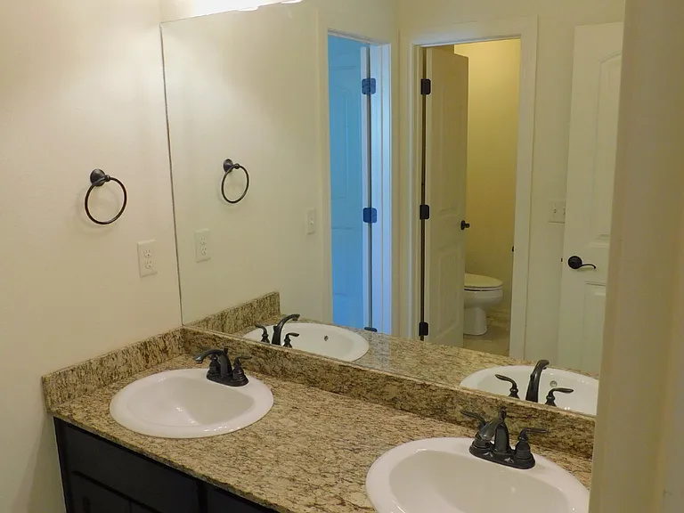 2632 N Arroyo Ave — Photo 10