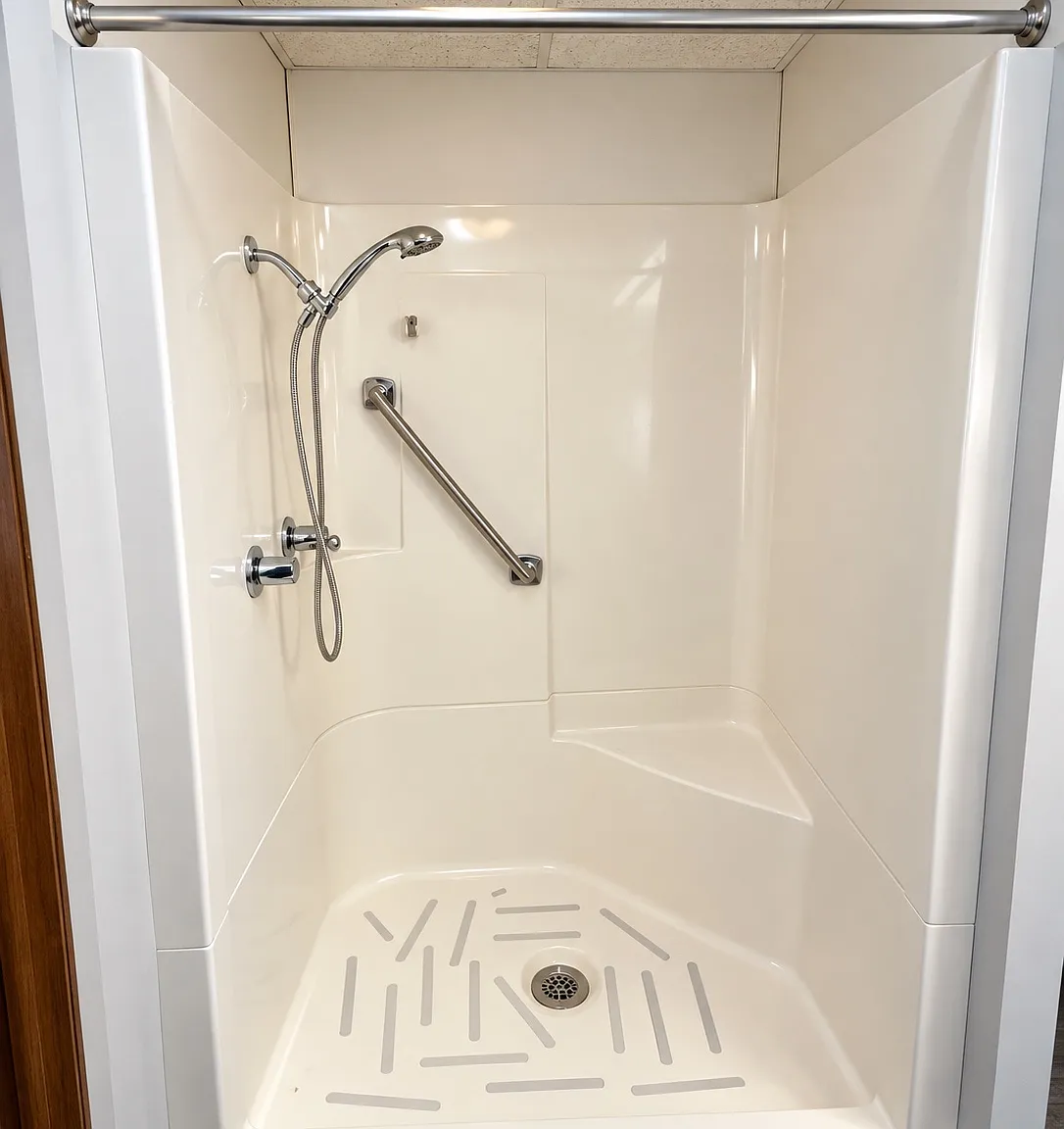 4 bed, $1,500 — Photo 4